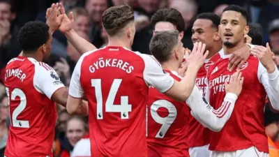 Arsenal Dipuji tapi Diingatkan: Micah Richards Sebut Gelar Belum Pasti Meski Jadi Kandidat Kuat Liga Champions