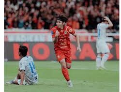 Liga Indonesia Memanas: Persaingan Ketat di Papan Atas Klasemen